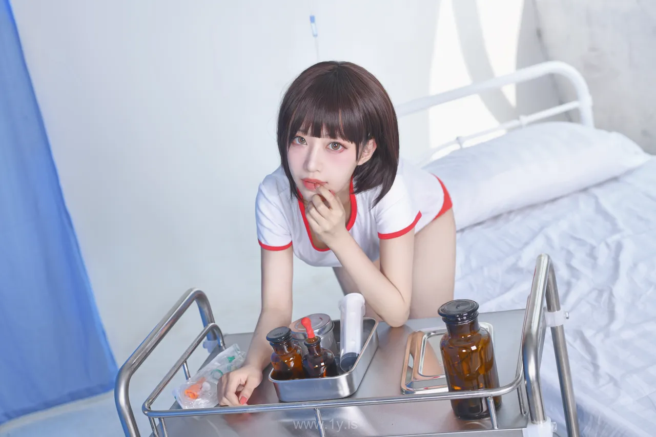 Coser@Shika小鹿鹿 NO.040 Hot & Pretty Chinese Peri 保健室